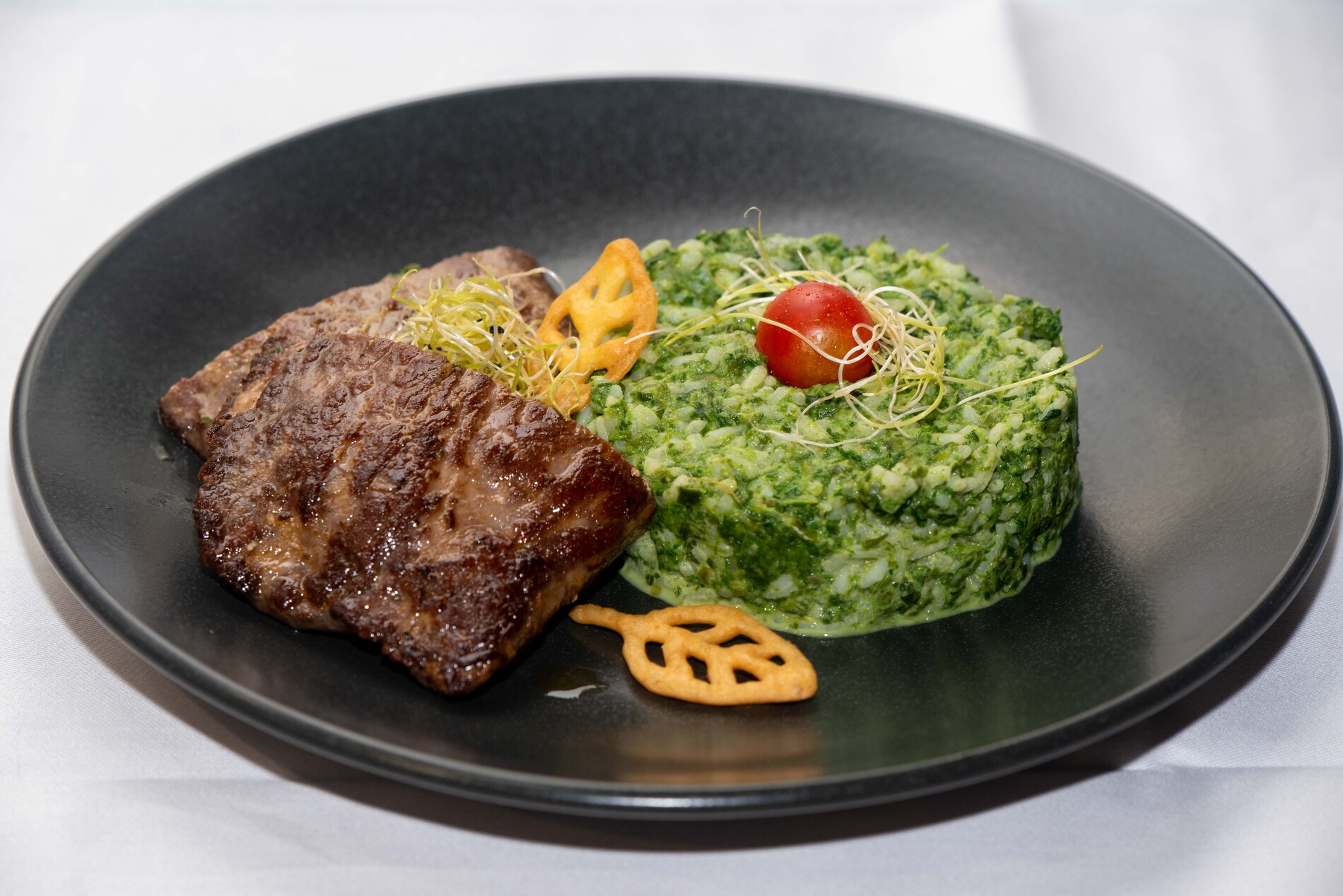 Punjeni ramstek sa zara sa spinatom i gljivama rizoto sa spinatom